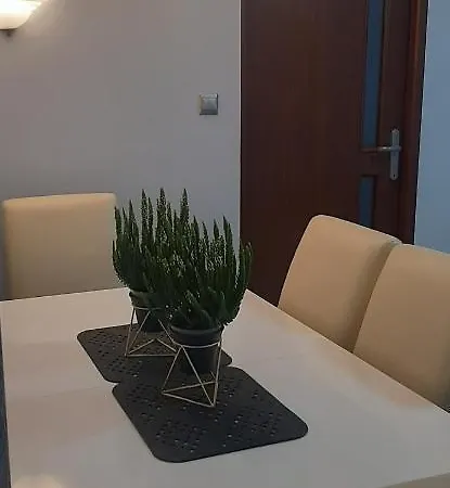 Flowers Apartament Apartment Pila